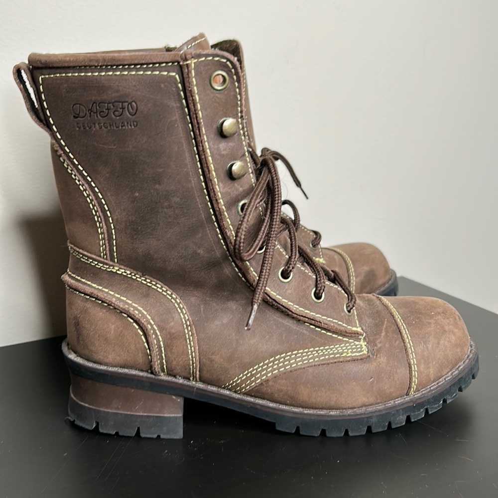 Daffo Deutschland Leather High Top Lace Up Boots Size 8.5